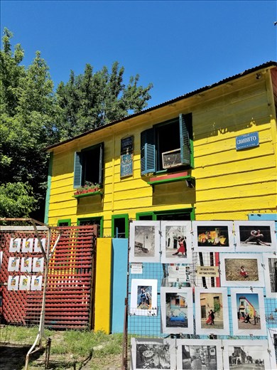 There was lots of good art and jewelry for sale. I wished I hadn't left my money on the bus.