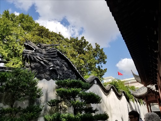 Because the emperor was the only one authorized to portray dragons, those in the Yu gardens only had 4 toes, not 5, thus not really being dragons!