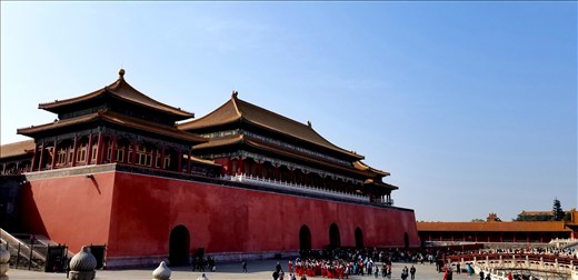 I just love these roofs.