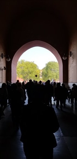 It was crowded going in, but once we got into the main areas, we were lucky that it wasn't crowded. The Chinese are all on holiday from October 1 (their July 4th) - the 7th, so they'd been there the week before.