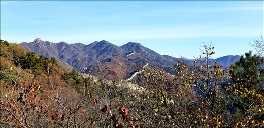 It was impossible to stop taking photos. Friends ask me which I liked better, the Great Wall or the Terra Cotta warriors. They're so different, it's impossible to choose.