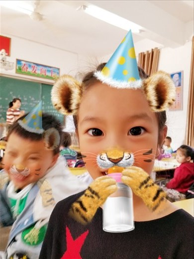 I took a 2nd one of her as well. At that point, they had to send Phyllis back to get me as the group had left. I was having such a good time, I didn't even know it!