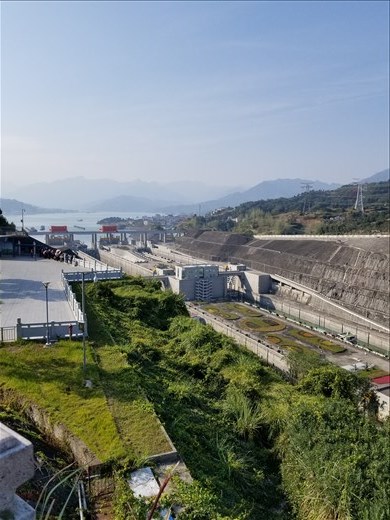 Here is a long view of the locks. There are 5 in total.