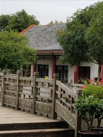 It seemed that everywhere we went, there was an amazing amount of detail. These banisters are a case in point.