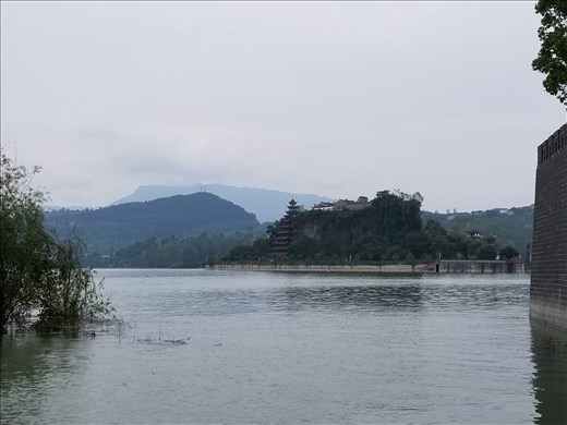 The pagoda from our ship on the Yangtze.