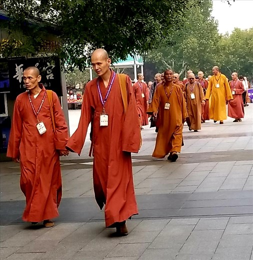 These Buddhist monks were also touring. In addition, there were a group composed of both monks and nuns.