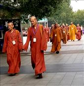 These Buddhist monks were also touring. In addition, there were a group composed of both monks and nuns.: by suziqtn, Views[278]