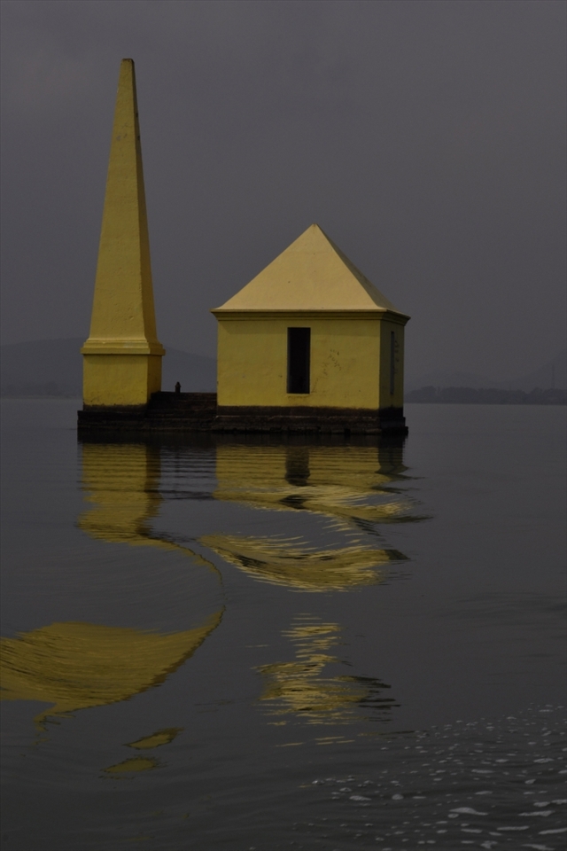 In the middle of the lake Chilka, there is a yellow colored room and a tower, called 