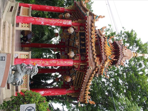 Chinese pavilion in Lumphini Park