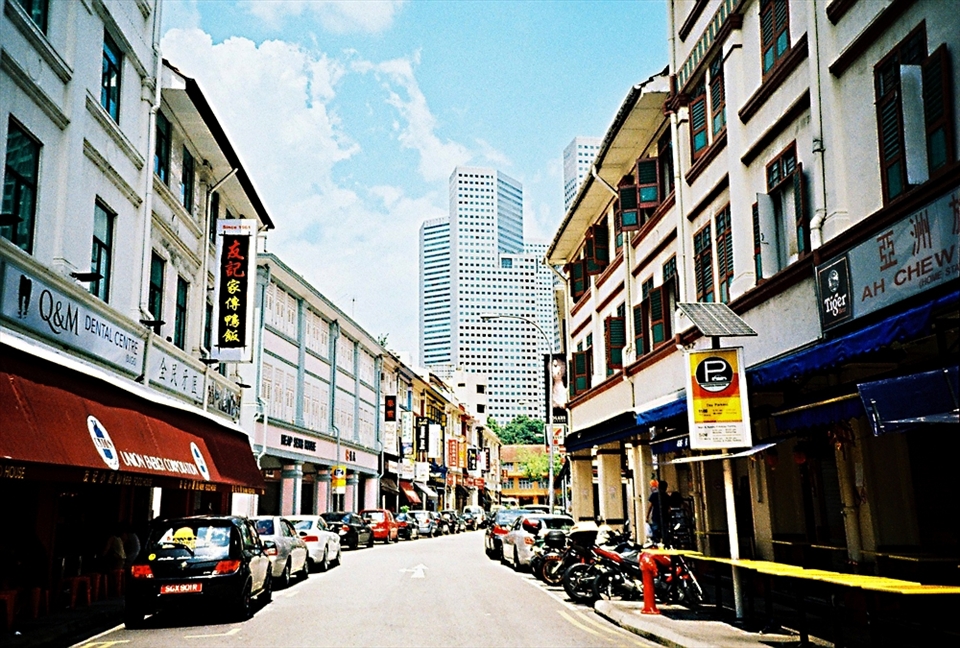 Alongside skyscrapers and other symbols of modernity are the small alleyways lined with old buildings and quaint establishments, creating an interesting and nearly seamless mix of old and new.