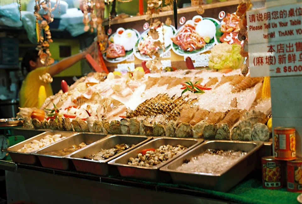 Another plus point for foodies is the abundance of hawker food centers in the country, where one comes in hungry, stares in awe at all the food choices, and leaves with a full belly and a smile on his/her face.