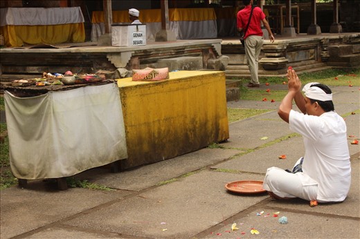 Galungan-feastday; the moment of Balinese to pray