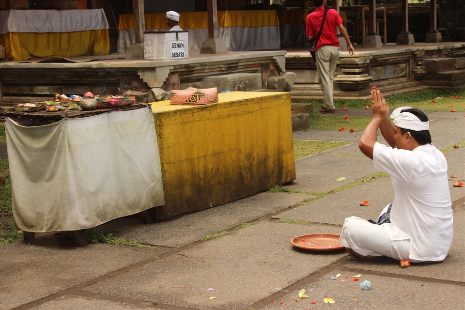 Galungan-feastday; the moment of Balinese to pray