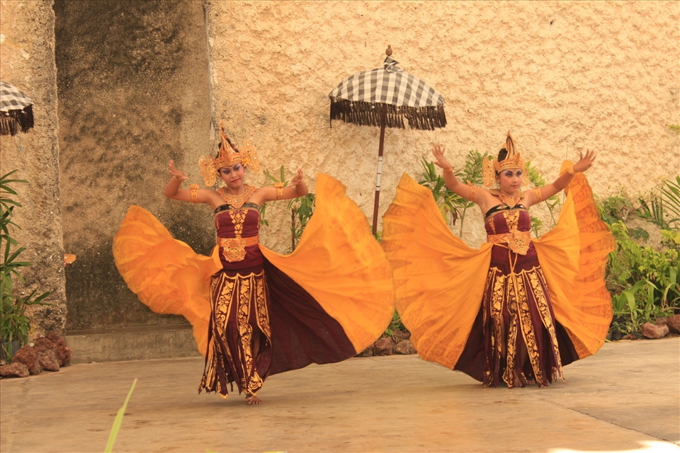 As if birds flapping their wings