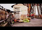 Afternoon marketplace on Long Bien Bridge.: by tamdong511, Views[210]
