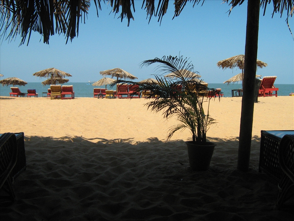 Utopia Beach, Calangute GOA - not one soul in the after heat