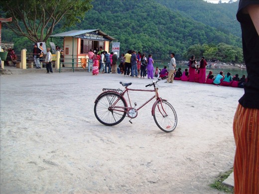 AVAILABLE PARKING
Knowing the Nepalese are honest and trusting people, a gent spoilt for choice whilst parking his bike, decideds right here will be fine. He jumps off and amazingly leaves it unsecured to attend a wedding at Lake Fewa, Pokhara, where I began my Jouney
