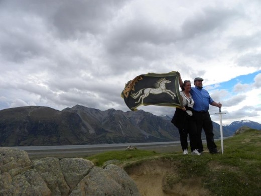 The couple from Seatte hang on tight to the flag of Rohan.
