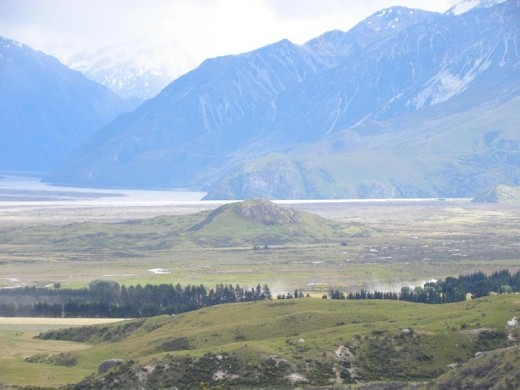 The small knoll on the right is where Aragorn sat on his horse and then rode to Helm's Deep (after falling off the cliff during the Orc attack).