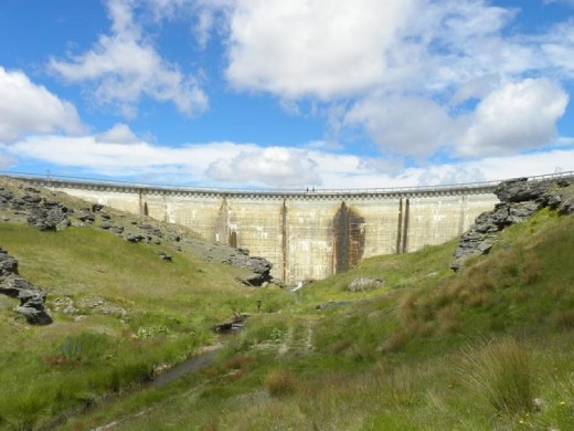 The rock on the right hand side of the dam made a great vantage point for photos of the dam.