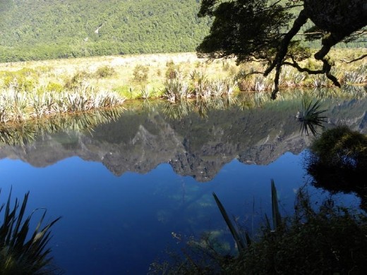 Here is the crystal clear image of a peak on the opposite side of the valley.