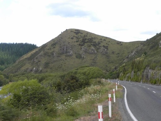 Our moderately winding road had outcroppings that reminded us of Poolburn.