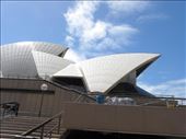 The skies clear and we can get a photo of what was our first surprise with regard to the Opera House. It's completely tiled! All the photos we've ever seen didn't how an up-close-and-personal view of the 