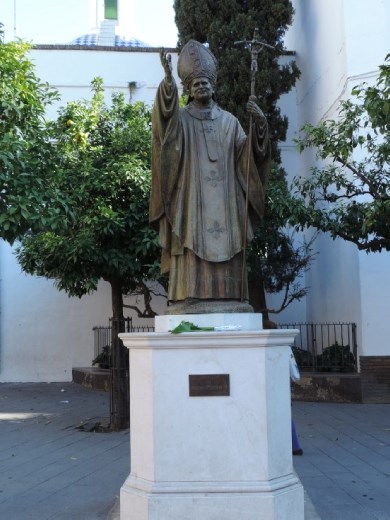 We think this bronze statue was a tribute to Pope Callistus III.