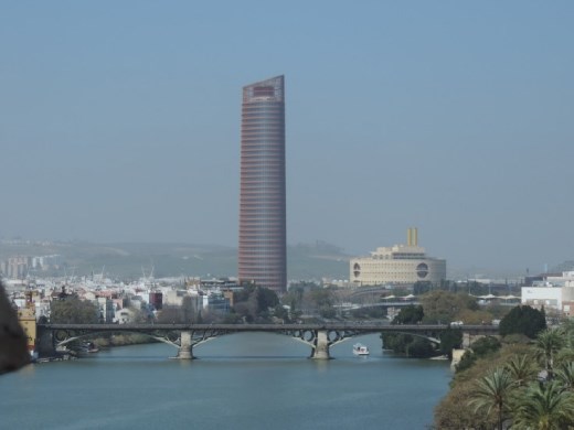 ... here. The Torre Cajasol looms behind the Isabella Bridge. A clash of old and new Seville.