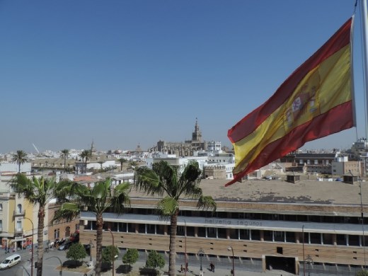 The Seville Cathedral dominates the skyline to the north of the Torre del Oro.
