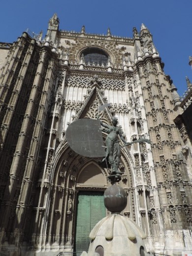 Isn't it grand? The up close and personal view before you enter the Cathedral.