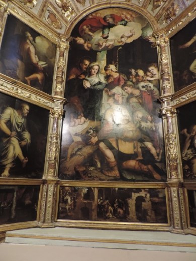 Some paintings were complex and multi-hued to describe key events.