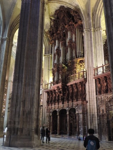 Given the scale of the Cathedral, this organ would probably not fit in ordinary cathedrals!
