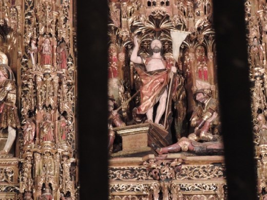 Look at the delicate work in each of the 32 gilded panels.