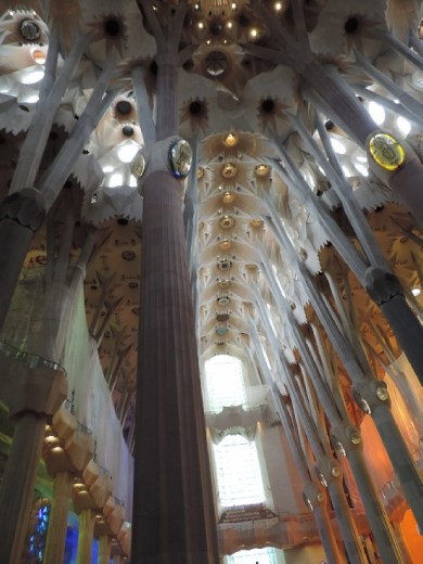 The colors on the stained glass follows the colors of the rainbow, from red on the right around to blue on the left.