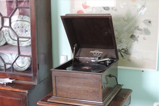 And it had all the modern conveniences (for its time!)