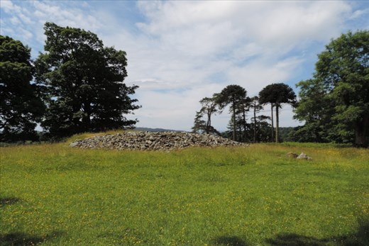 Duncraigaig-Cairn-Just-Off-Main-Road