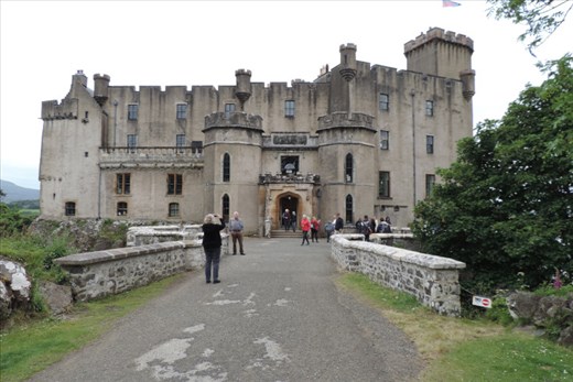 Castle-is-Home-of-Clan-MacLeod