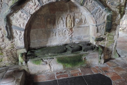 Heres-the-Grave-for-the-Clan-Chief