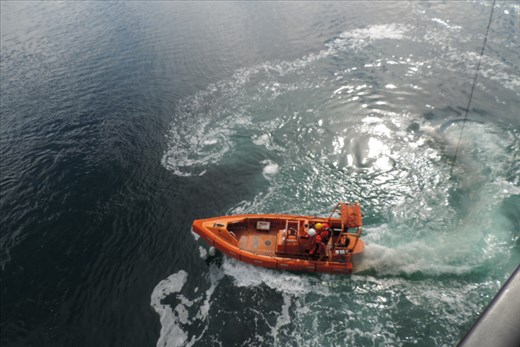 The-Zodiac-Speeds-Away-for-Its-Checks