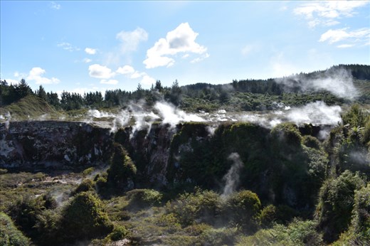 You can DEFINITELY tell this is an active geothermal area!
