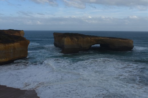 London Bridge was our 1st stop on the Great Ocean Road.
