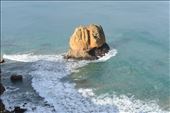 The tides here change quite a bit, as seen by the bathtub ring on the offshore rocks.: by taylortreks, Views[291]
