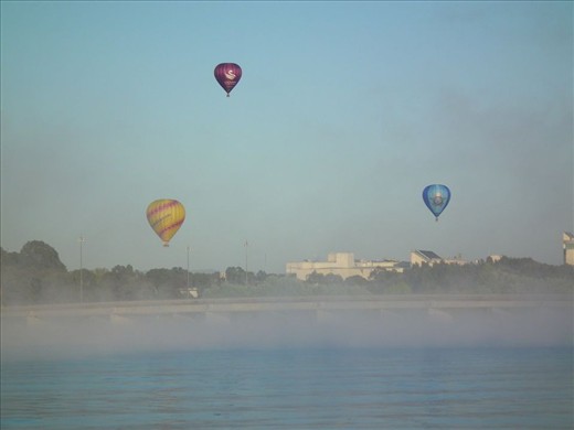 Balloons over the Lake Burly Griffin
