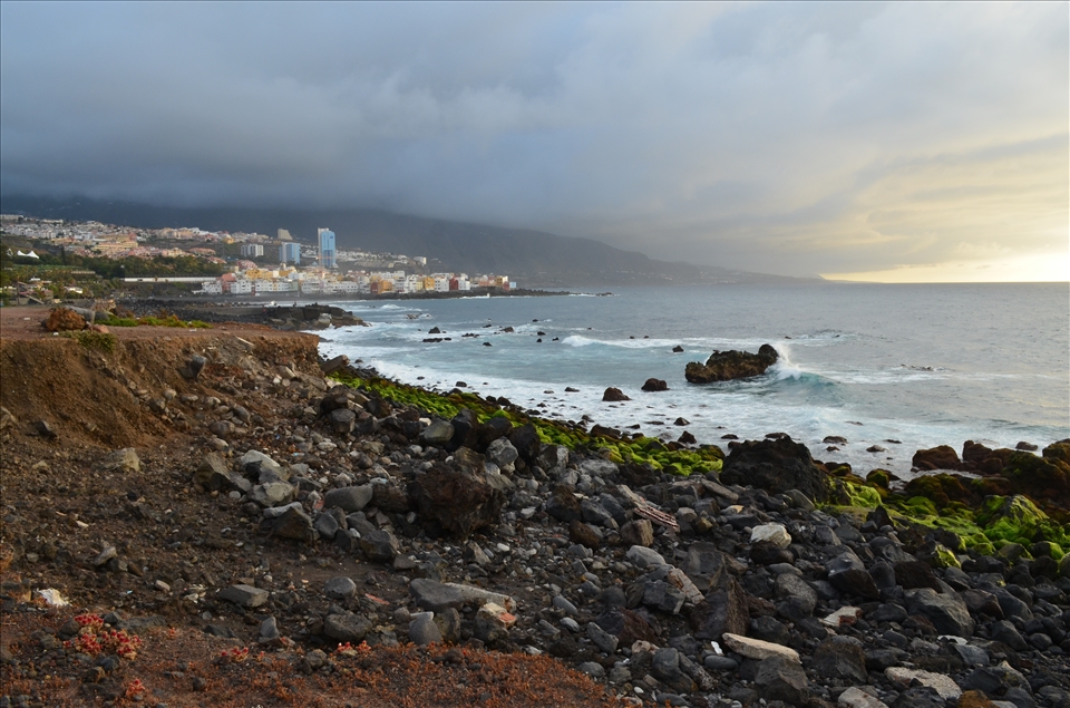 The black sand of Puerto de la Cruz.