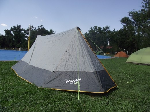 photo de pub de notre tente à Salta, Argentine