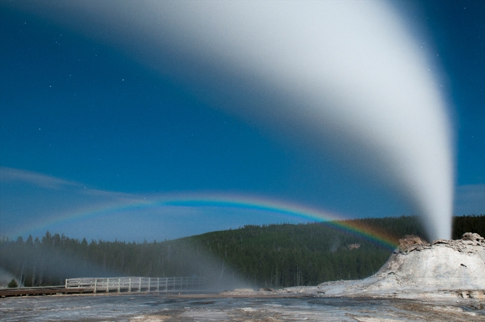 Castle Geyser’s eruptions are predicted at an approximate 8 hour interval, but the next eruption was unpredictable as there had been a minor eruption. It was nature’s special performance as the full moon, wind direction, and the clear sky created a lunar rainbow formed in the mist of the eruption despite a 4 hour delay. The long wait under the harsh weather was well rewarded with nature’s special gift for me that night.