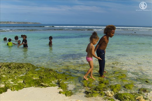 hold onto me and watch your step