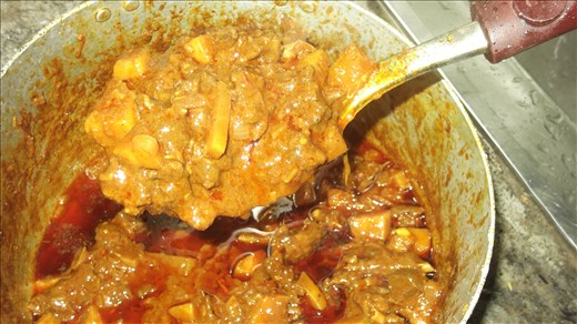 checking the bat is well cooked before removing