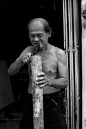 Mr. Soon, 67 years old, a traditional craftman in George Town, Penang, worked his entire life as a weaver of bamboo and rattan trades. Comes with skillful hands and trained by parents since young, for more than 50 years, he carried this trade as his life and soul till to date. Seen in the picture, is a seemingly blunt triangular knife that cuts nothing but the bamboo, it was passed down by his late parents and it is more than a century old.: by theforgottenbambooandrattantrade, Views[1293]